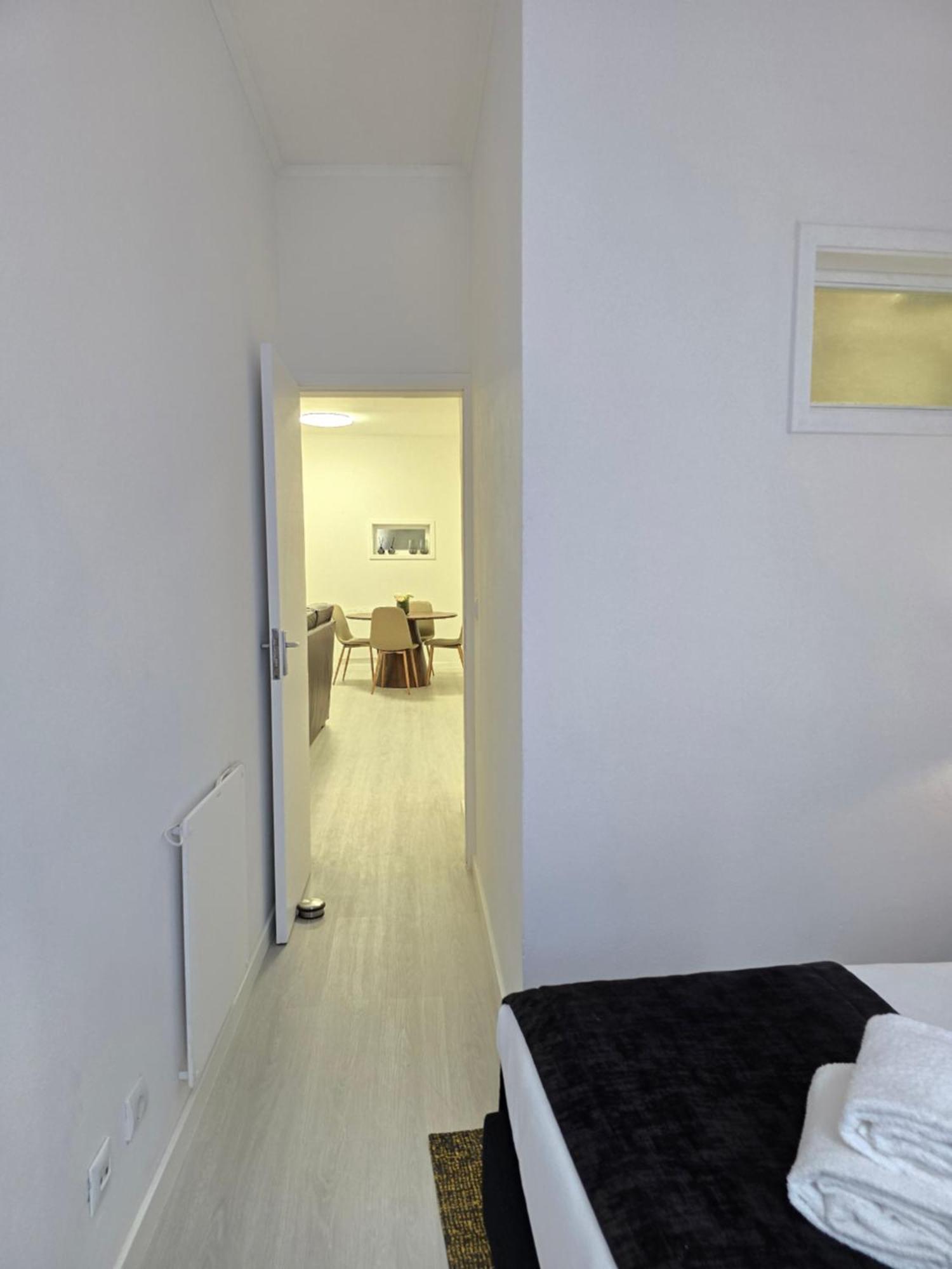 River Flat III - Heart Of Porto Luaran gambar