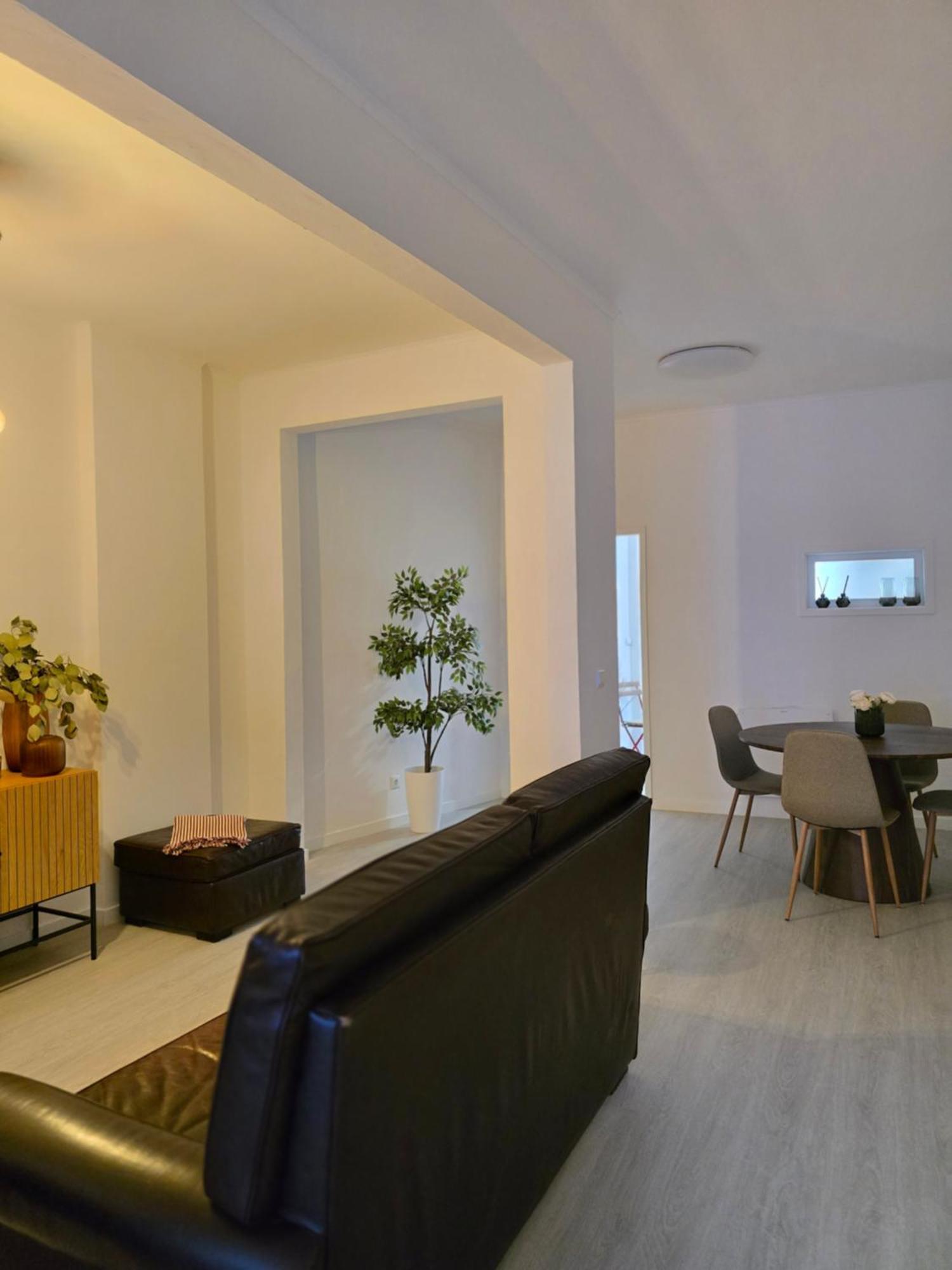 River Flat III - Heart Of Porto Luaran gambar